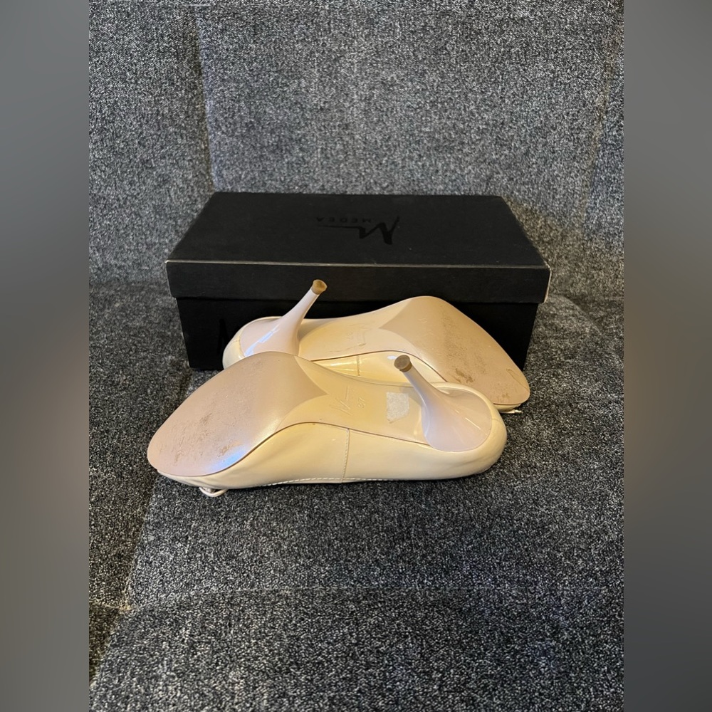Beige Shoes - Picture 2 of 5